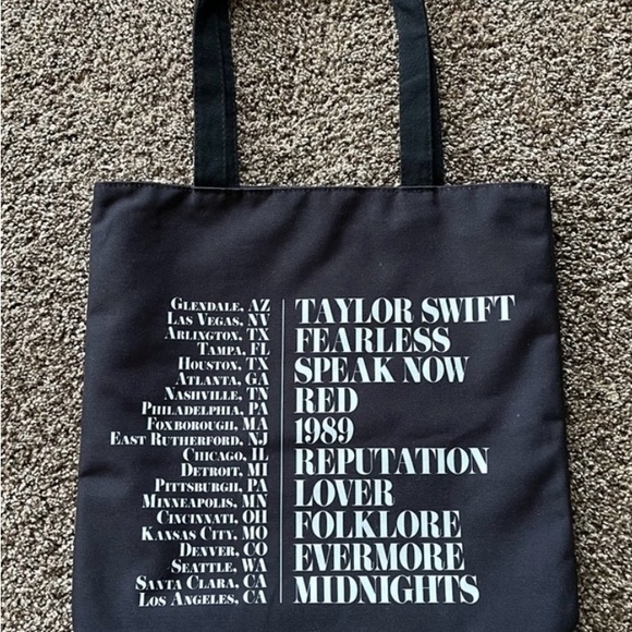 💃🎤 Taylor Swift Eras Tour bag NEW!! - Picture 3 of 4